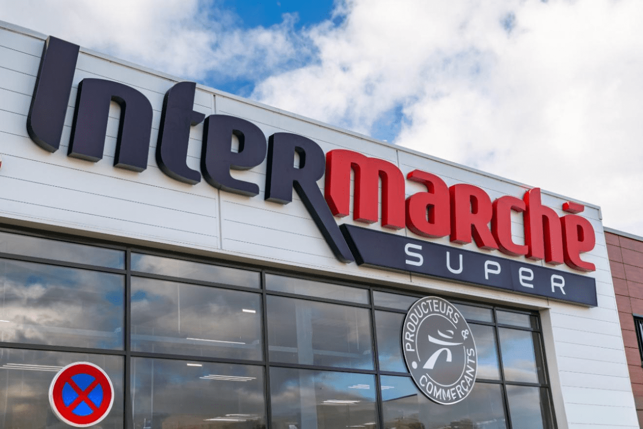 découvrez l’analyse des stratégies commerciales et marketing mises en place par intermarché, e.leclerc et colruyt pour se démarquer sur le marché de la grande distribution.