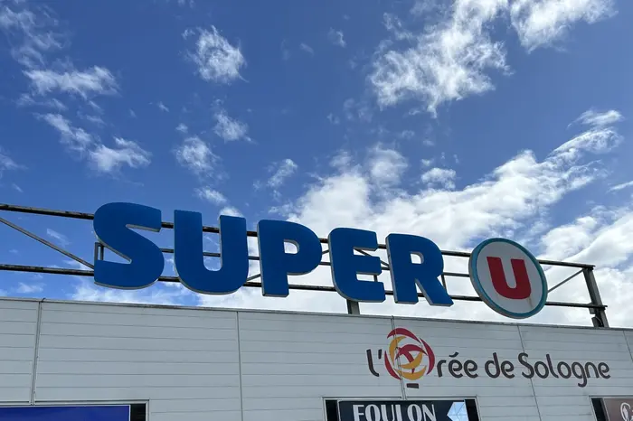 découvrez le transfert de 8 magasins carrefour et coopérative u, une opération stratégique visant à optimiser les services et l'expérience client.