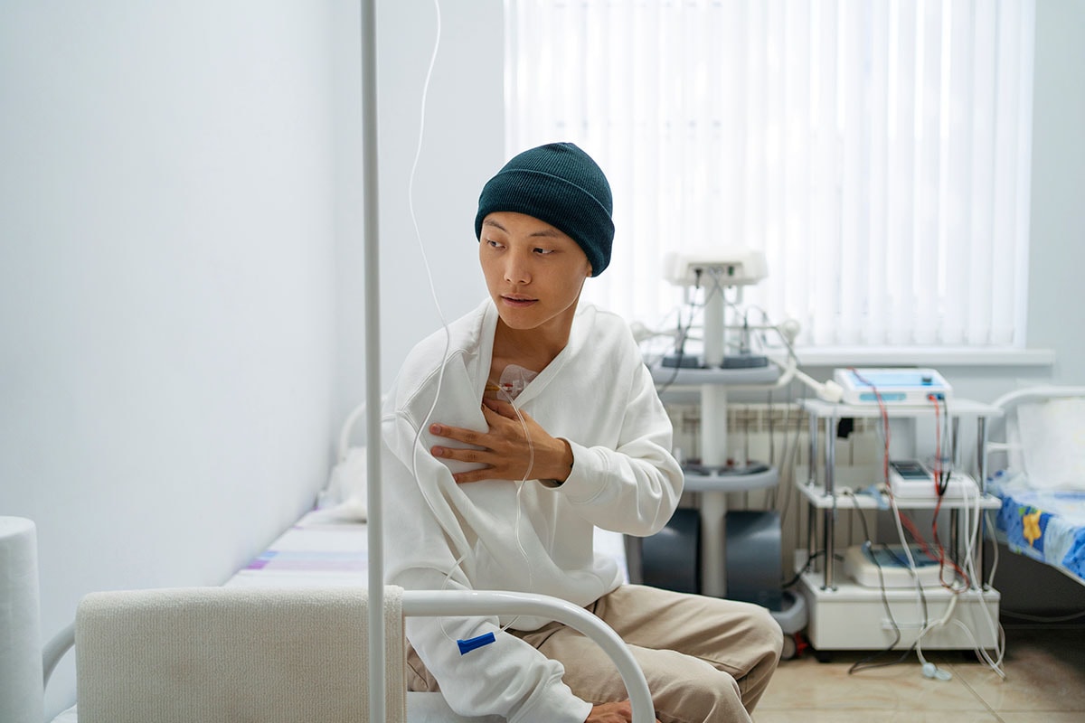 Schéma d'une chambre implantable reliée à un cathéter veineux central